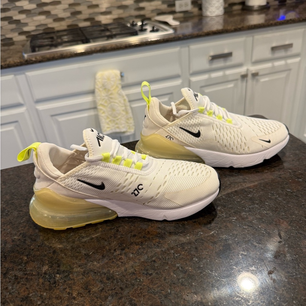 Nike Kids Air Max 270 - kids size 6